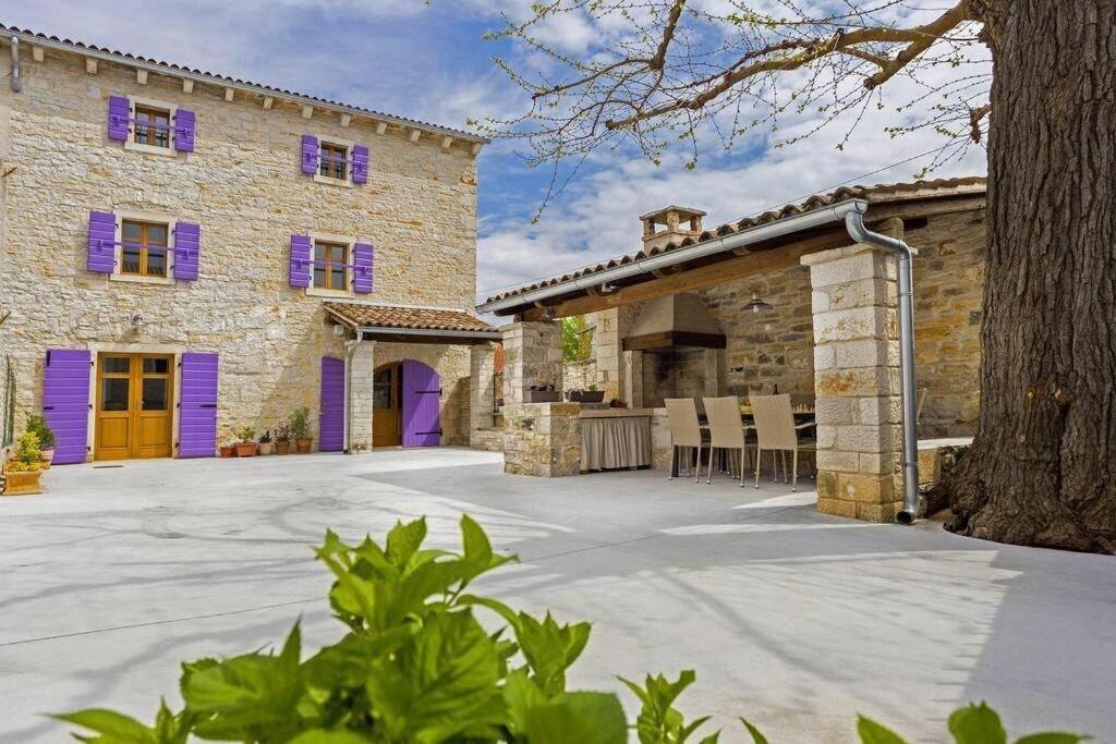 House Kristina **** Villa Burići Exterior foto